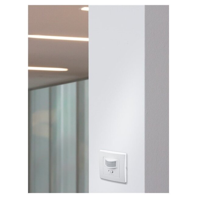 Goobay PIR-Bewegungsmelder - 9m Reichweite - Einbau-Steckdose / Weiß