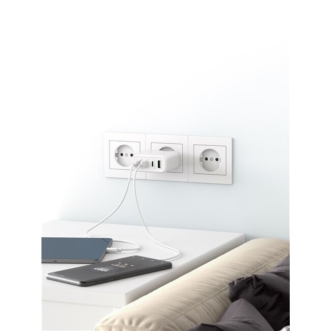 Goobay Heimladegerät 3x USB-C PD + 1x USB-A QC GaN 68W Weiß