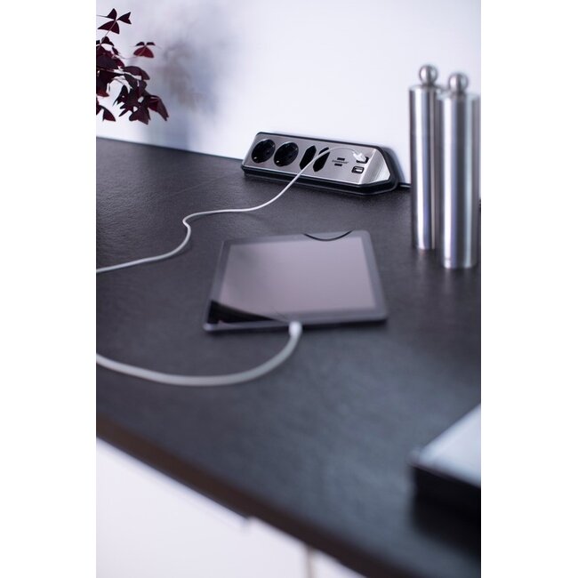 Brennenstuhl Estilo Steckdosenleiste 4-fach (2+2) mit 2x USB, Schwarz/Edelstahl, 2m