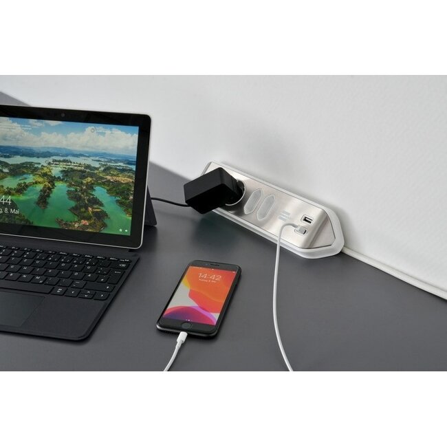 Brennenstuhl Estilo Winkel-Steckdosenleiste 4-fach (2+2) mit 2x USB, weiß/Edelstahl - 2 m