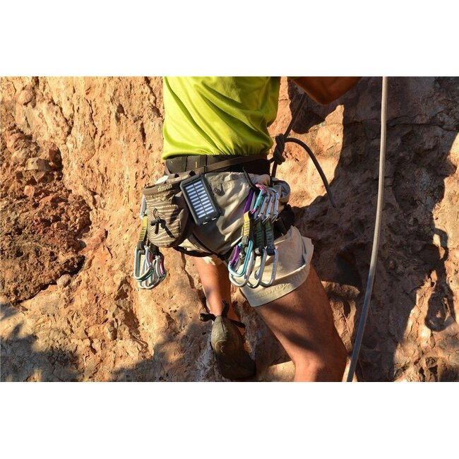 Goobay Solar Powerbank Outdoor 8.000 mAh, 2x USB-A (max. 2A), Schwarz