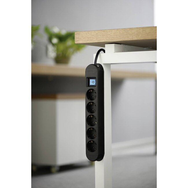 Steckdosenleiste 5-fach mit Schalter und Magnetbefestigung, schwarz - 2 Meter