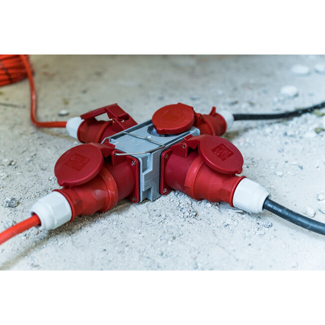 Brennenstuhl Starkstromverteiler | 1x CEE 5-pol (m) - 3x CEE 5-pol (w) | 400V/16A | IP44