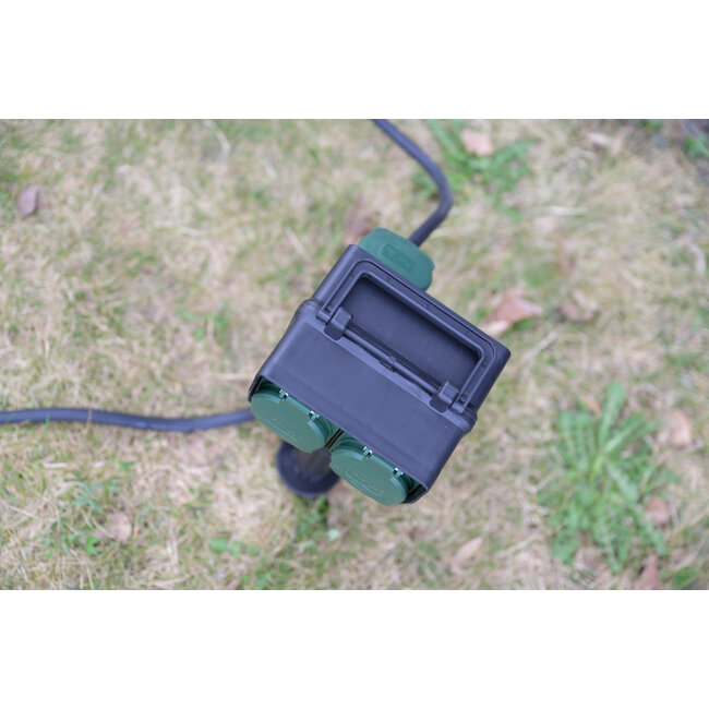 Brennenstuhl IP44 Outdoor-Steckdosenleiste | 4 Steckplätze | Erdspieß | 10 Meter