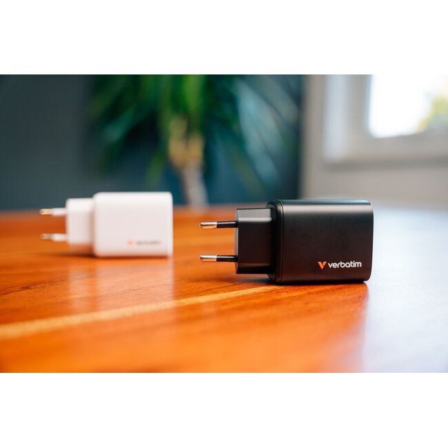 Verbatim USB-Ladegerät | 2x USB-C PD & 1x USB-A QC | GaN | 65W | Schwarz