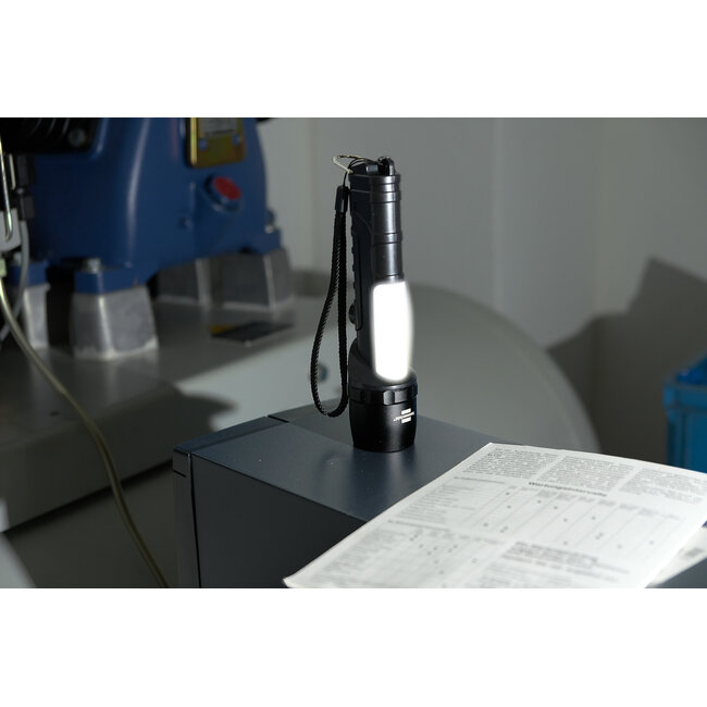 Brennenstuhl LuxPremium LED-Taschenlampe mit Orientierungslicht | 360 + 240 lm | IP54
