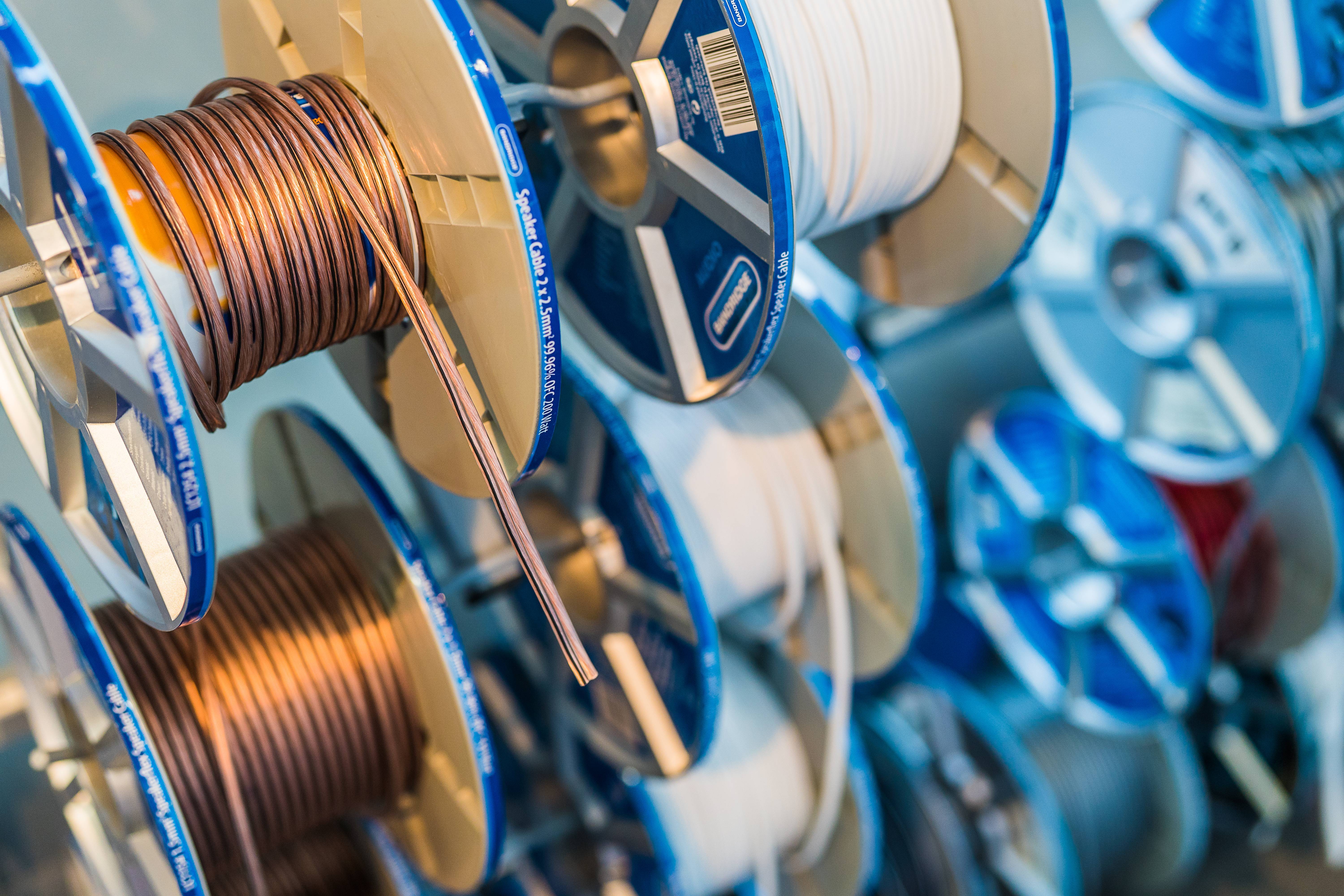 Wir sind das Fachgeschäft für Kabel und Zubehör!