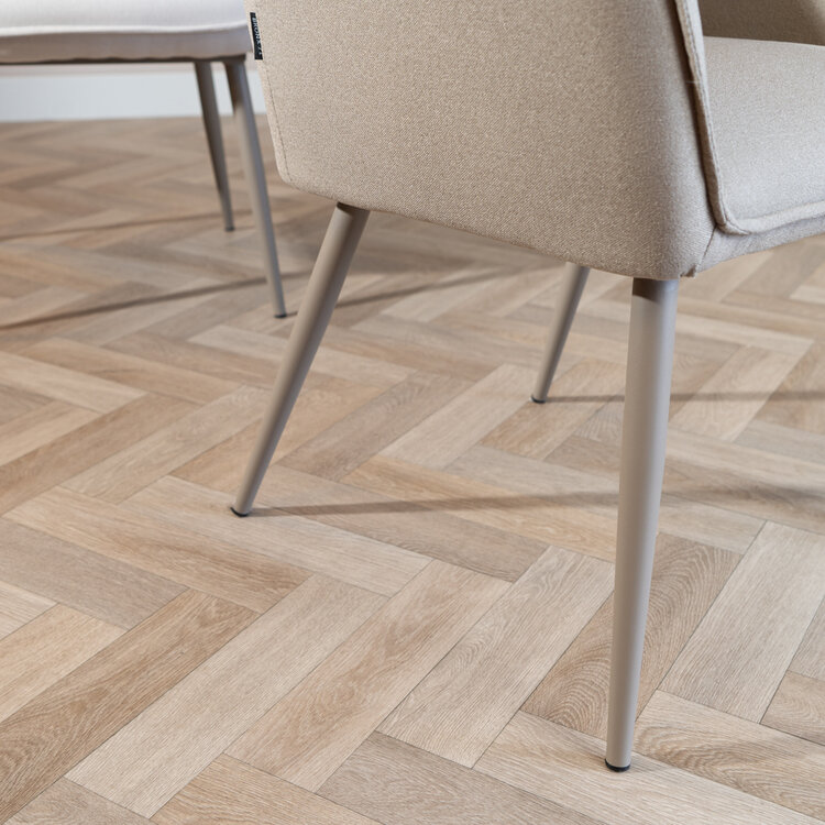 Scandinavische eetkamerstoel Elin taupe gerecyclede stof