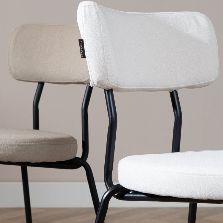 Scandinavische eetkamerstoel Lyon off white gerecyclede stof stapelbaar