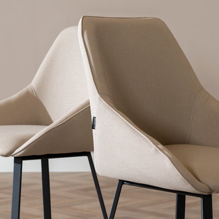 Scandinavische eetkamerstoel Lova gerecyclede stof taupe