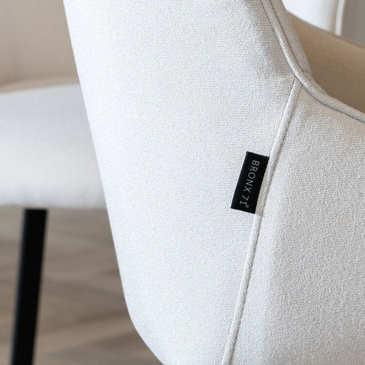 Scandinavische eetkamerstoel Lova gerecyclede stof off white