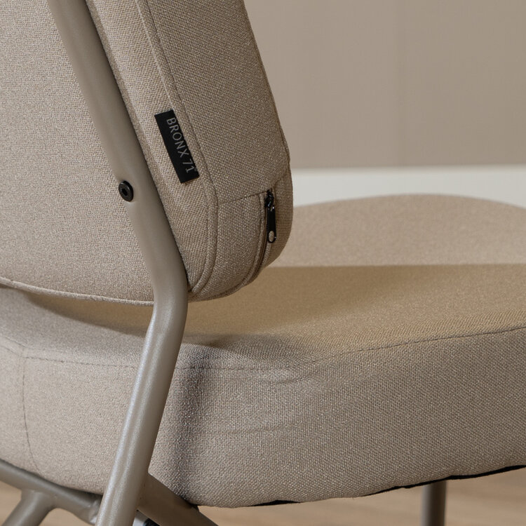 Scandinavische fauteuil Viggo taupe gerecyclede stof