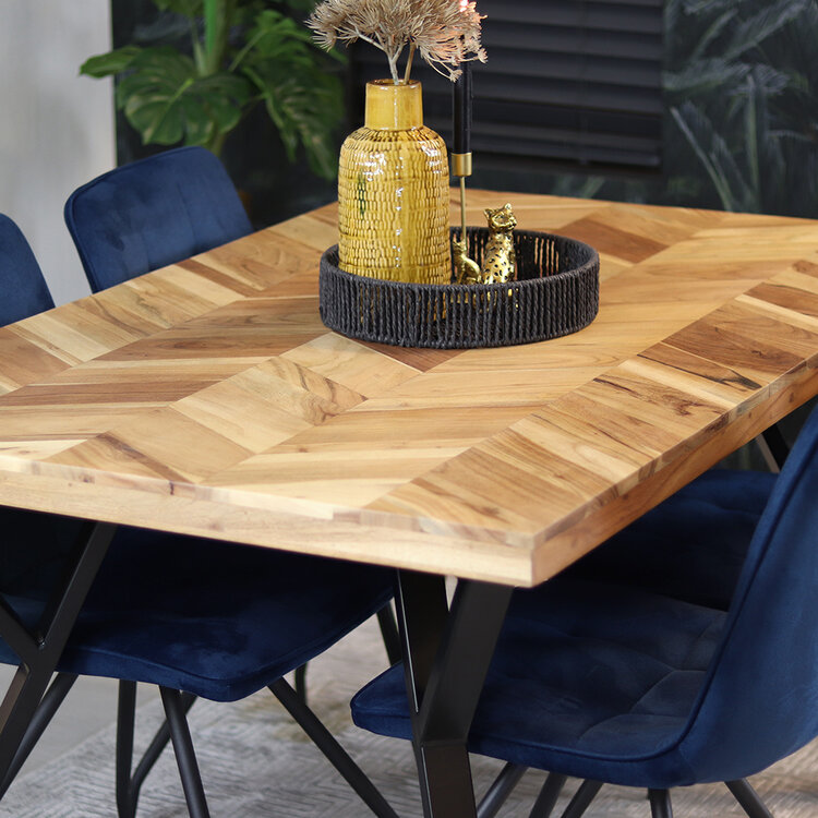 Industriële eettafel visgraat Hunter acaciahout 140 x 90 cm