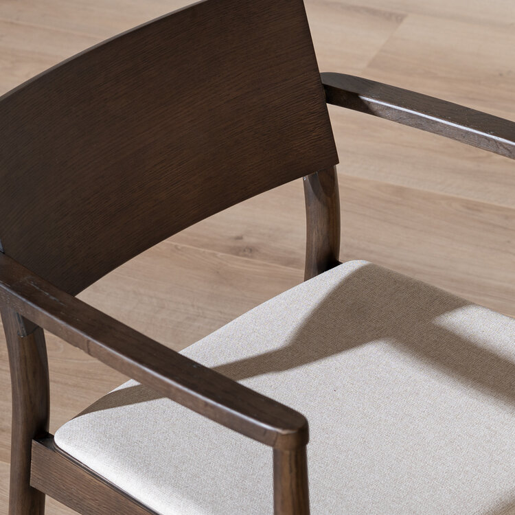 Scandinavische eetkamerstoel Juan walnoot/off white