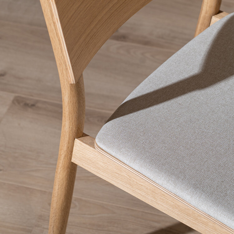 Scandinavische eetkamerstoel Elio naturel eiken/off white