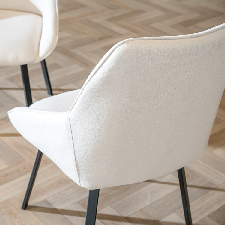 Scandinavische eetkamerstoel Lova gerecyclede stof off white