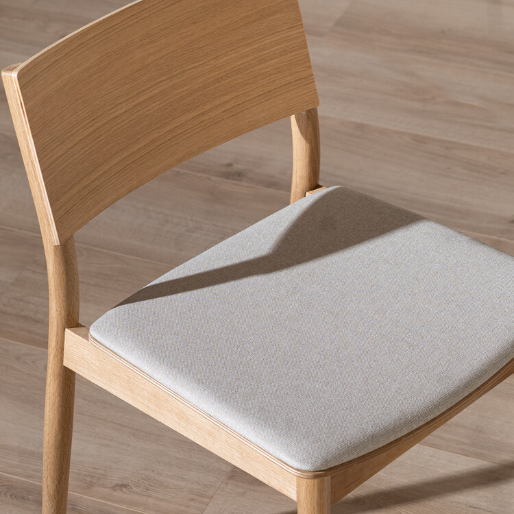 Scandinavische eetkamerstoel Elio naturel eiken/off white
