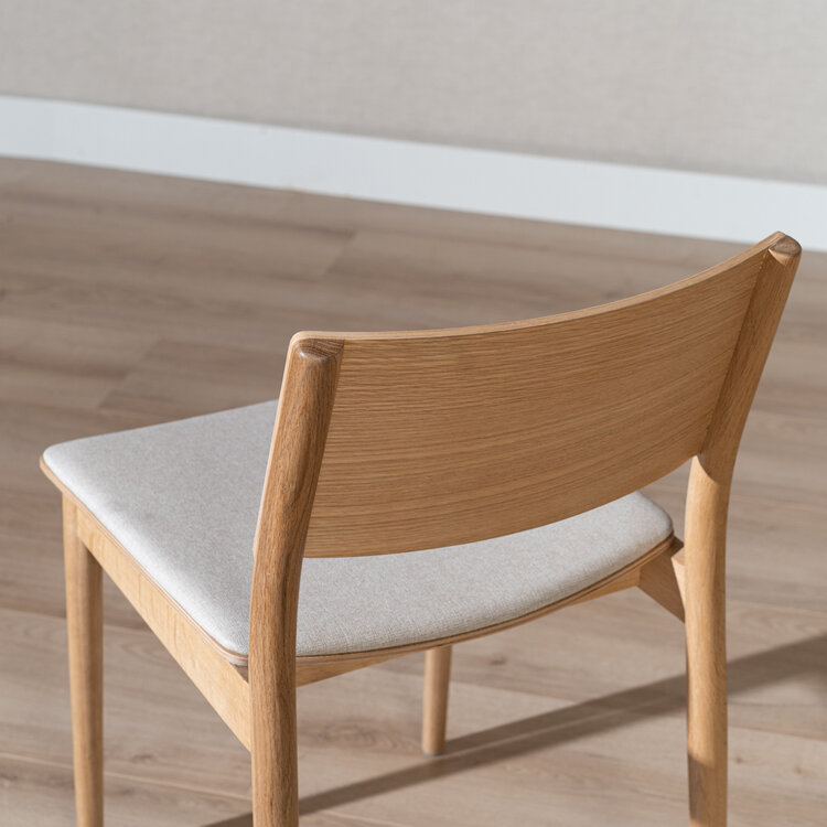 Scandinavische eetkamerstoel Elio naturel eiken/off white