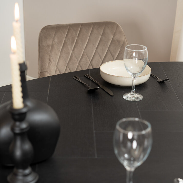 Visgraat eettafel zwart ovaal Joren PVC 240 x 110 cm