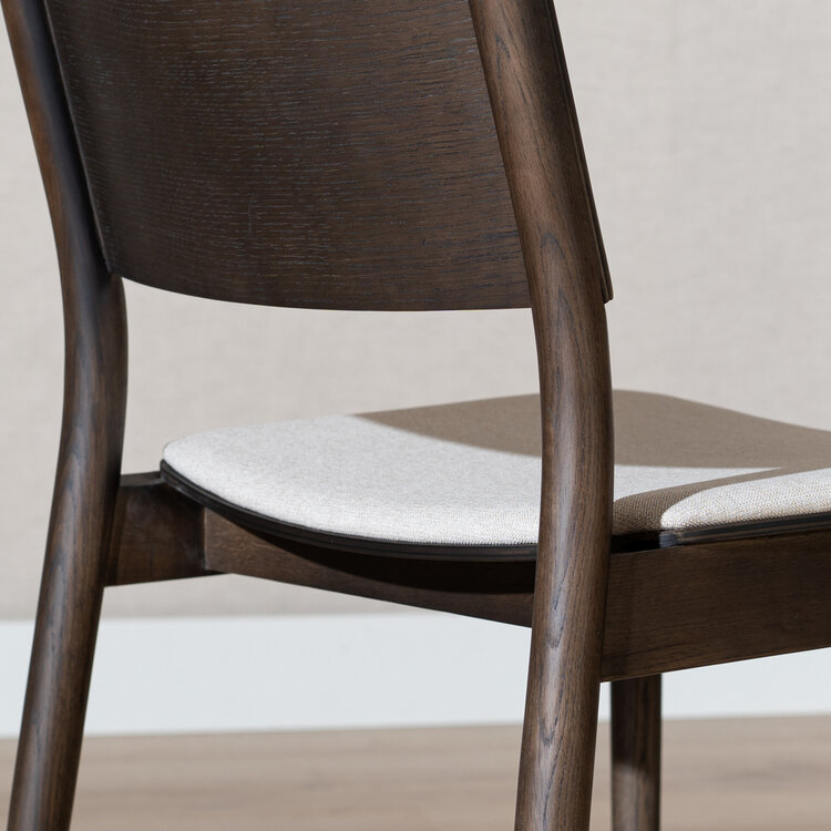 Scandinavische eetkamerstoel Elio walnoot/off white