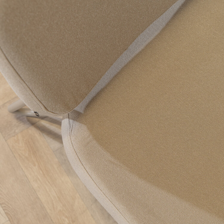 Scandinavische fauteuil Viggo taupe gerecyclede stof