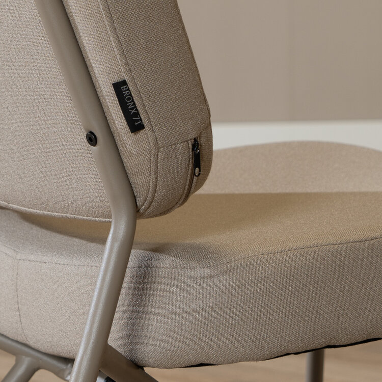 Scandinavische fauteuil Viggo taupe gerecyclede stof