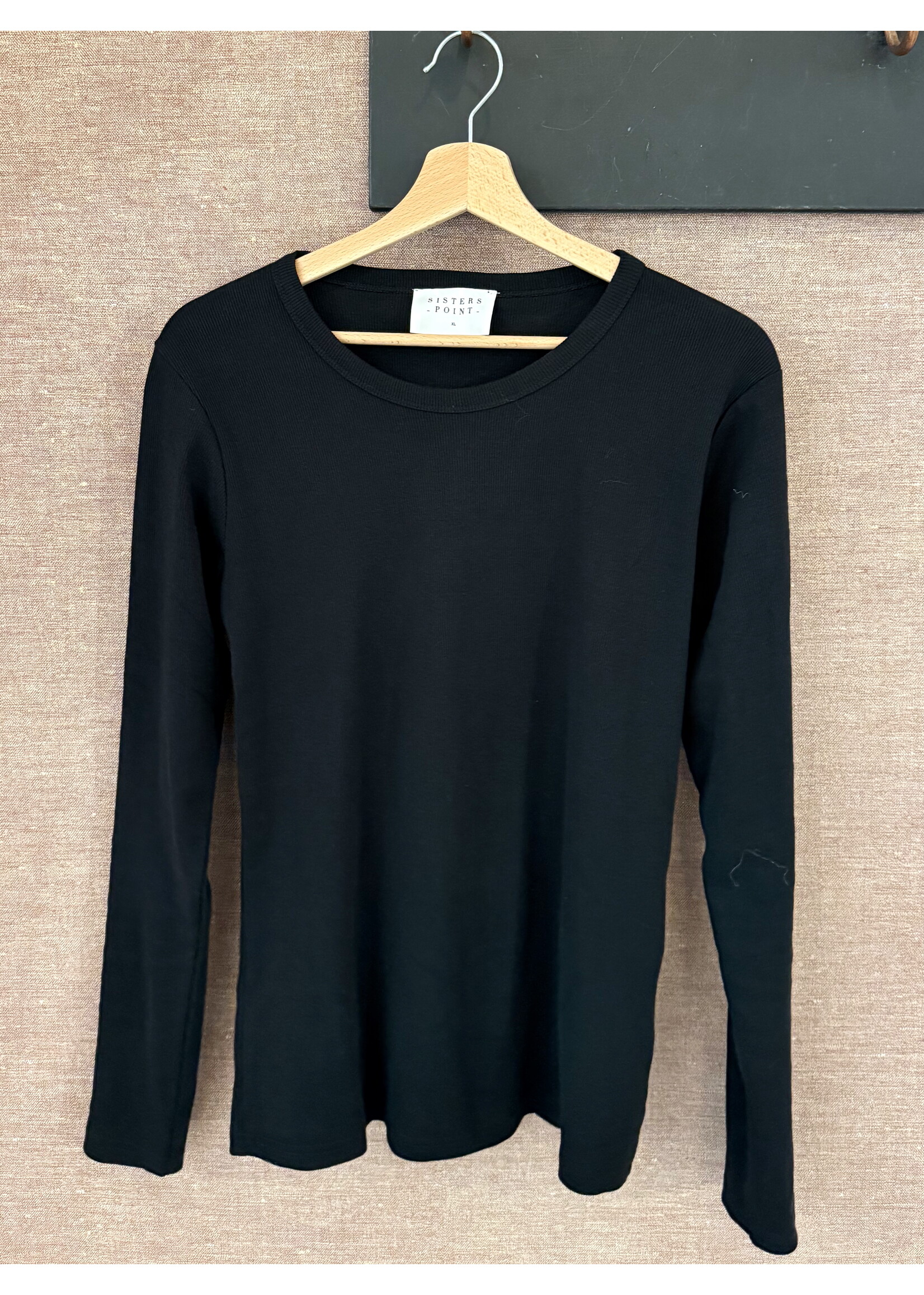 The Black Longsleeve