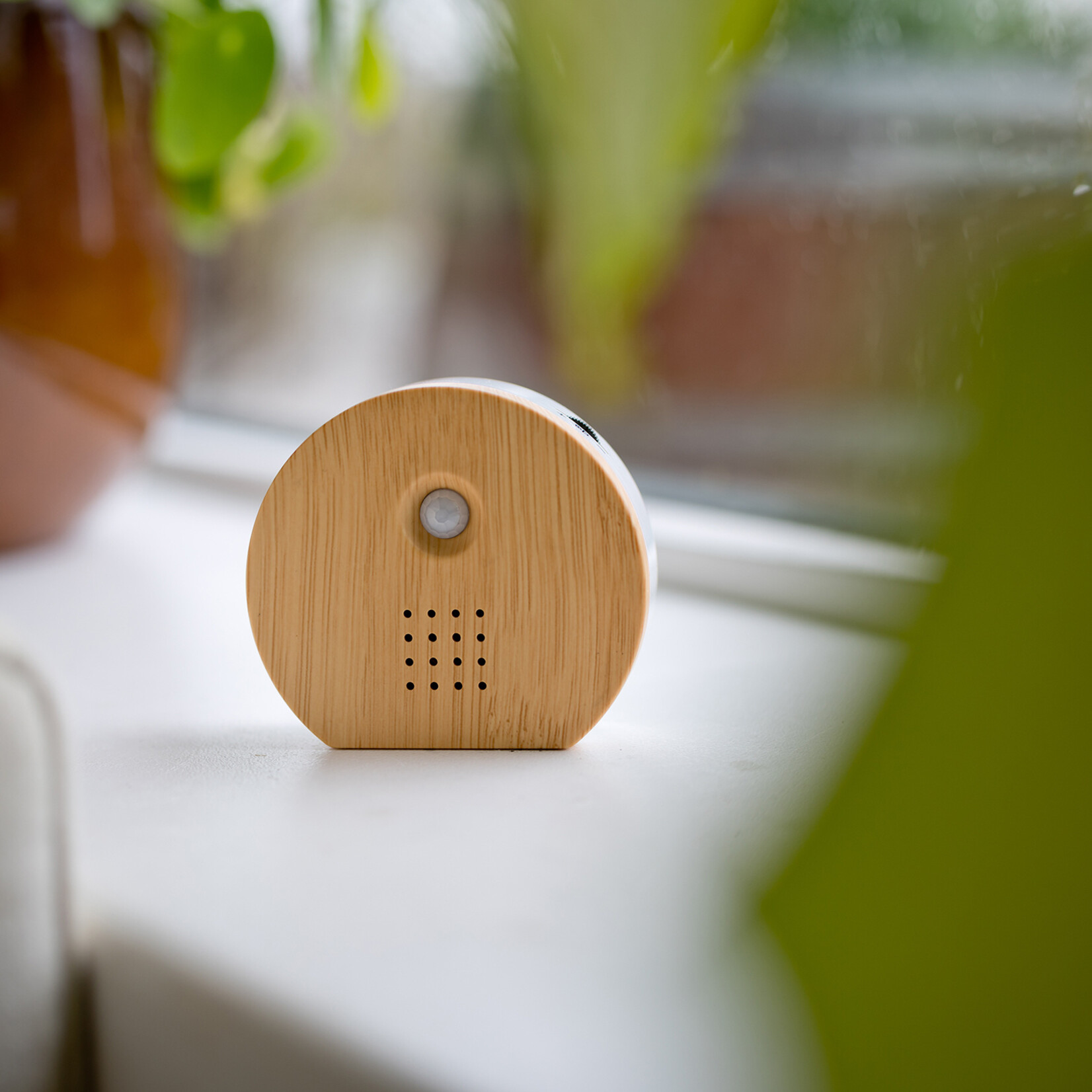 QLT No Less QLT Nature Box Huisje Rond met Vogelgeluiden en Sensor
