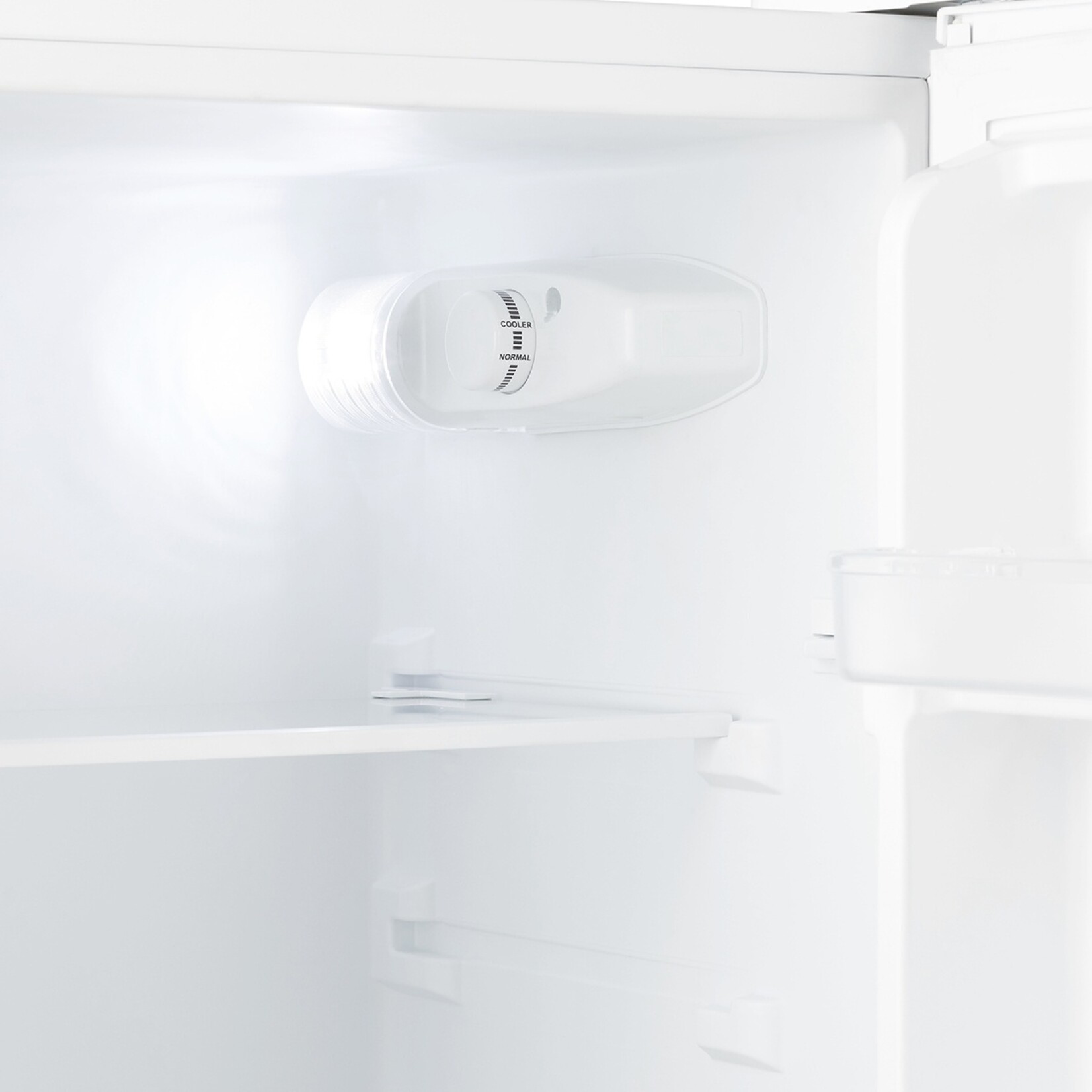 Tomado Tomado Vrijstaande Koelkast met 3 Plateaus en Groentelade - Wit / 93 Liter