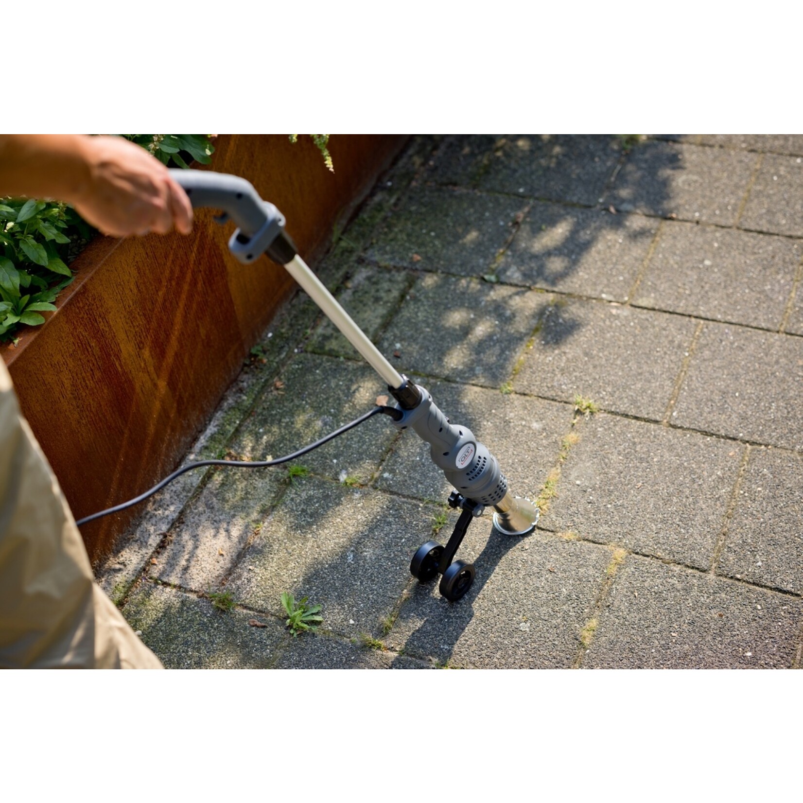 QLT No Less QLT 3-in-1 Onkruidbrander met 5 Mondstukken en Steunwielen - 2000W