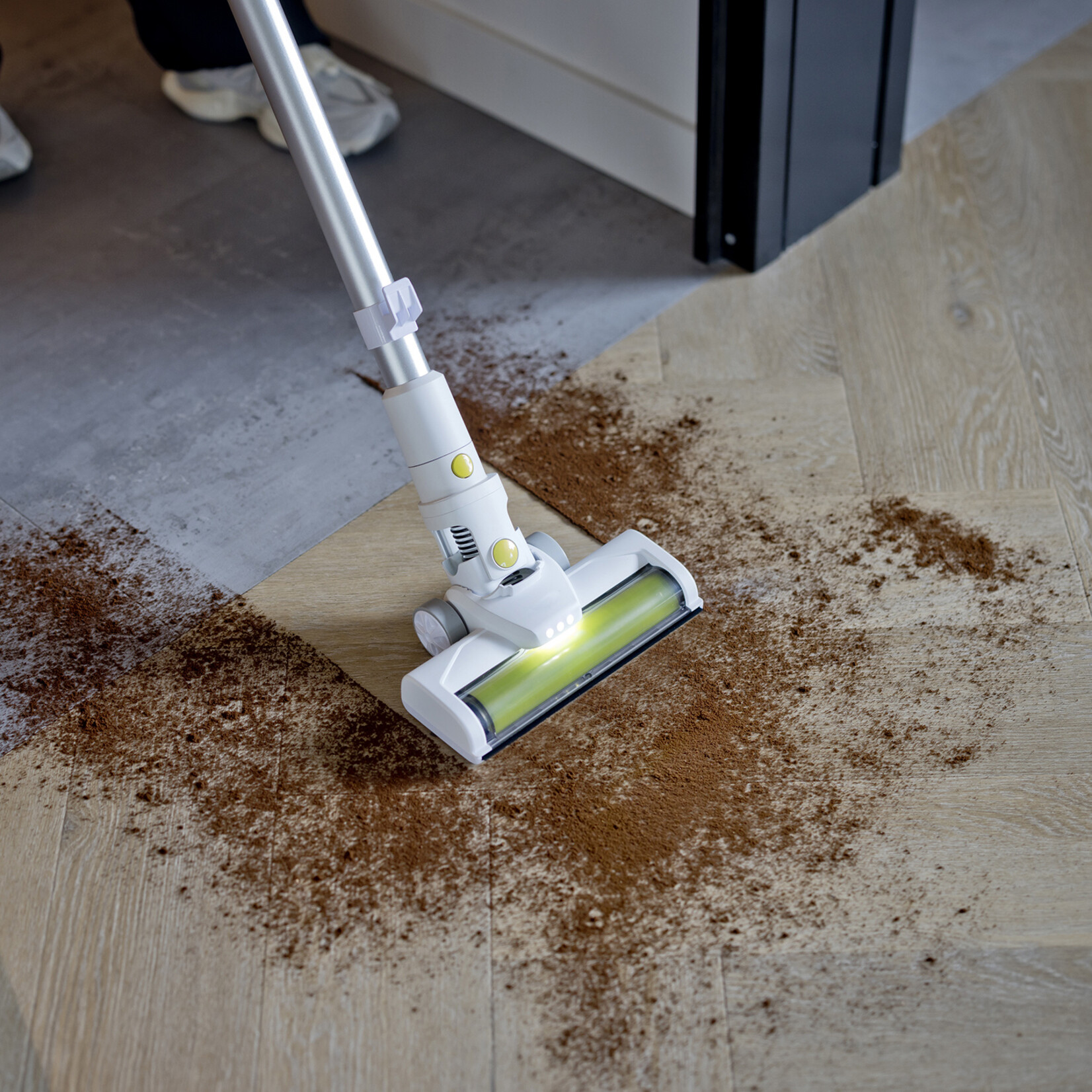 BREND BREND BR-2214 Snoerloze Steelstofzuiger met Handstofzuiger