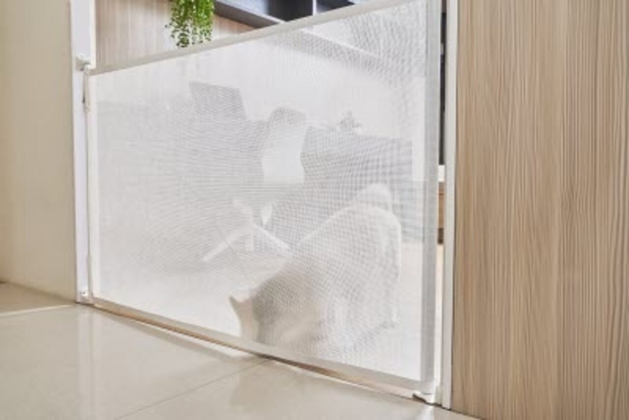 SafetyThings SafetyThings Einrollbares Treppenschutzgitter SG-198 140 cm