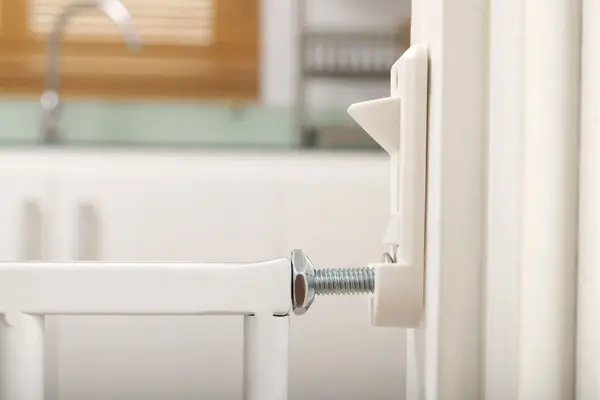 Geuther Geuther Treppenschutzgitter Lara 60 - 107 cm Geuther Geuther Treppenschutzgitter Lara 60 - 107 cm