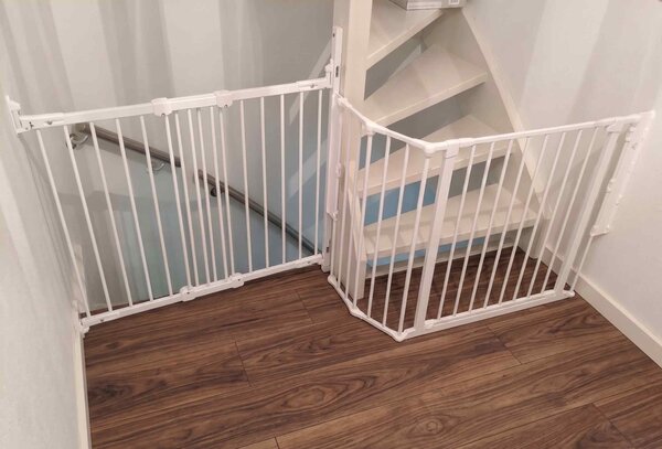 BabyDan BabyDan Flex Treppenschutzgitter 120 cm & BabyDan FlexiFit Treppenschutzgitter 62 - 105 cm