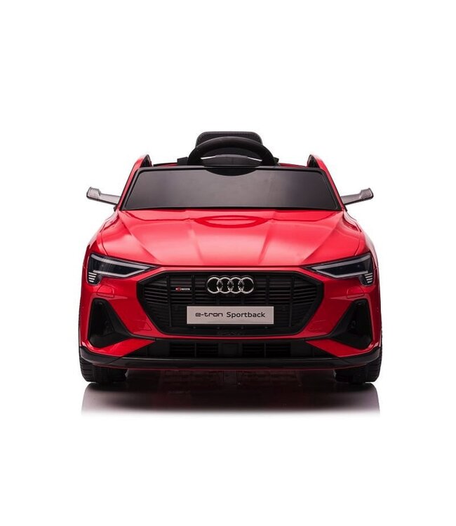 Audi e-tron ,12 volt elektrische kinderauto met rubberen banden, leder zitje en meer!
