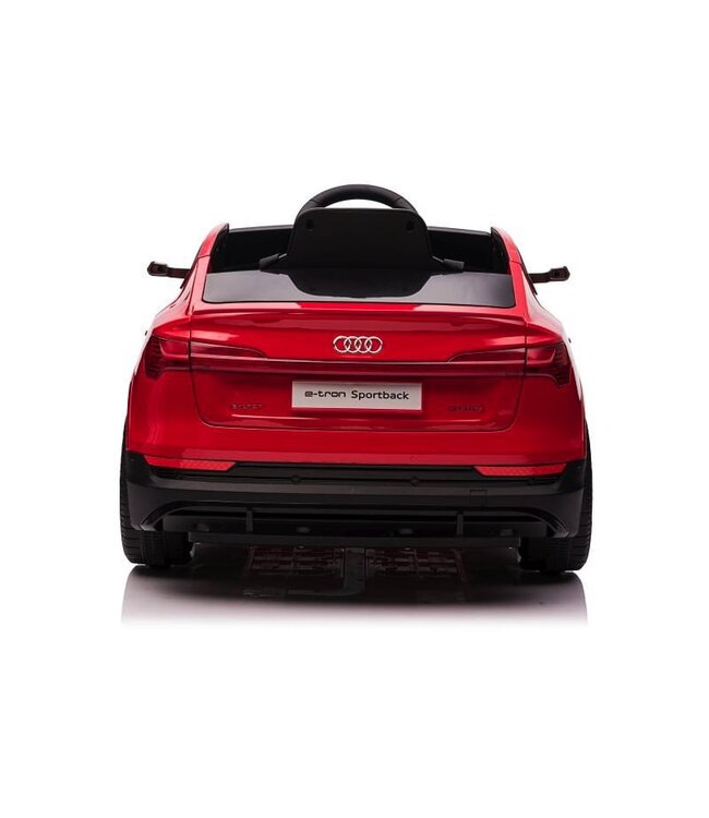 Audi e-tron ,12 volt elektrische kinderauto met rubberen banden, leder zitje en meer!