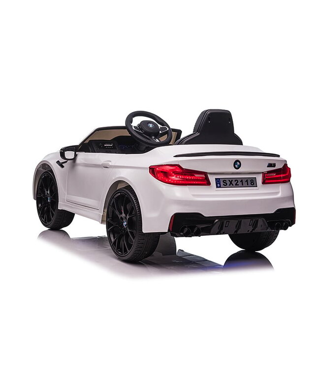 BMW M5, siège en cuir, pneus en caoutchouc, voiture à batterie pour enfants !