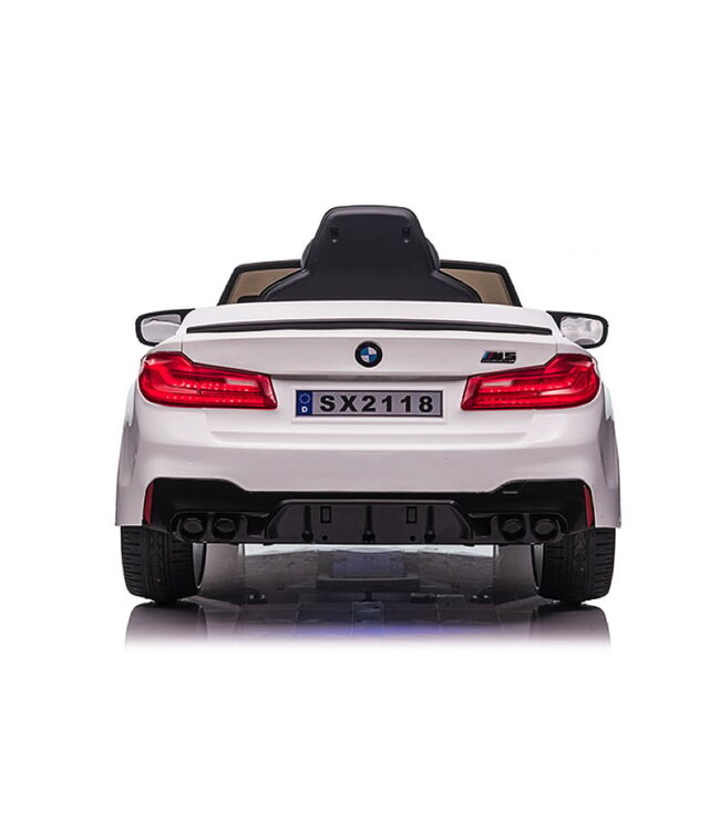 BMW M5, siège en cuir, pneus en caoutchouc, voiture à batterie pour enfants !