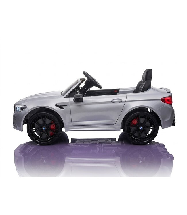 BMW M5, Leder zitje, Rubberen banden, Kinder Accu Auto!