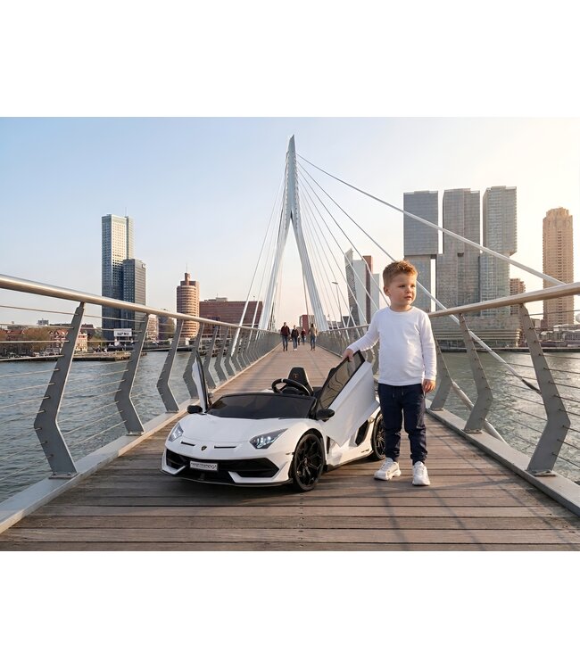 Lamborghini Aventador, 2-persoons 24 volt elektrische kinderauto met rubberen banden, leder zitje!