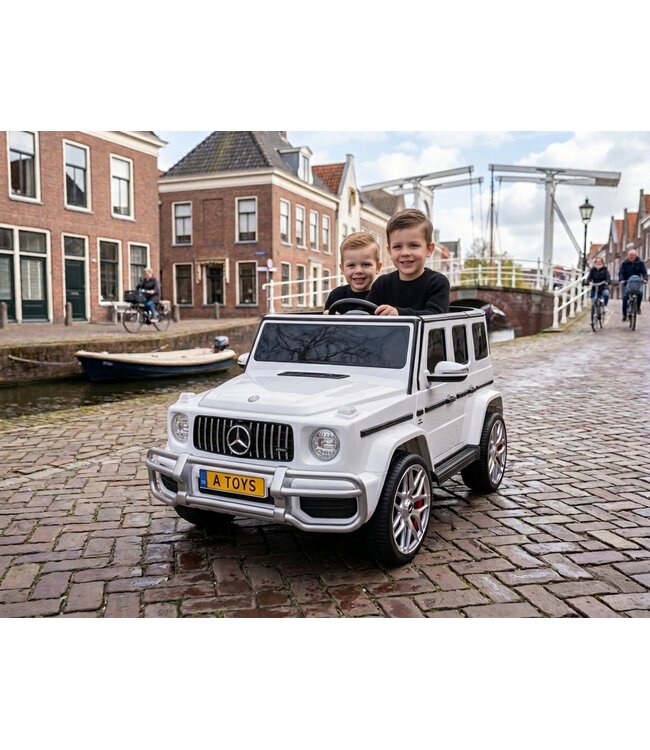 2 person Mercedes G63 AMG, 24v and 4x4 children's battery vehicle!