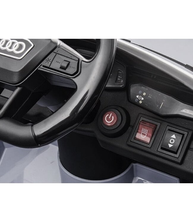Audi RS6,12 volt elektrische kinderauto met rubberen banden, leder zitje en meer!