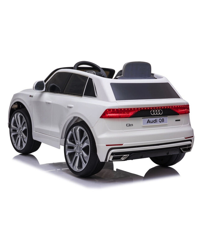 Audi Q8 Quattro S-line, voiture électrique pour enfants 12 volts avec pneus EVA, siège en cuir artificiel et plus encore !