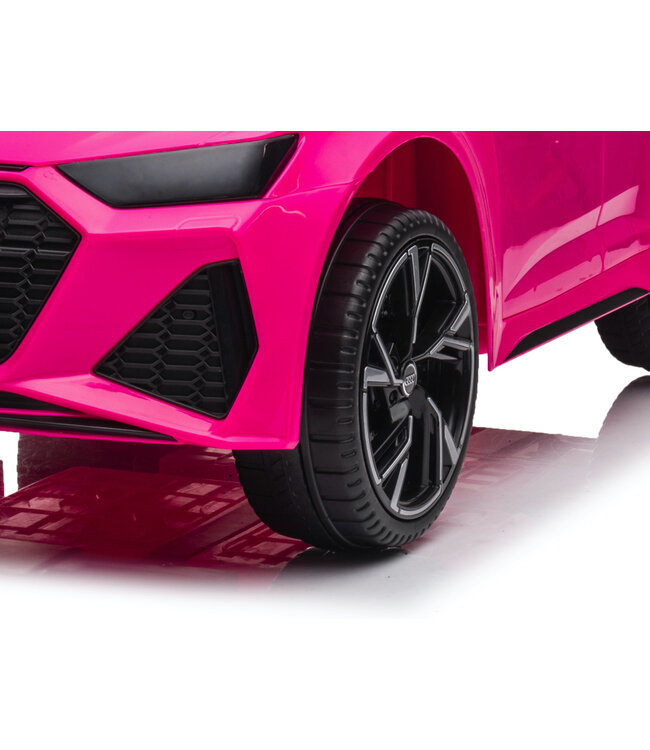 Audi RS6, 12 volt elektrische kinderauto met rubberen banden, leder zitje en meer!