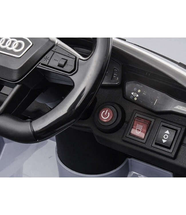 Audi RS6, 12 volt elektrische kinderauto met rubberen banden, leder zitje en meer!