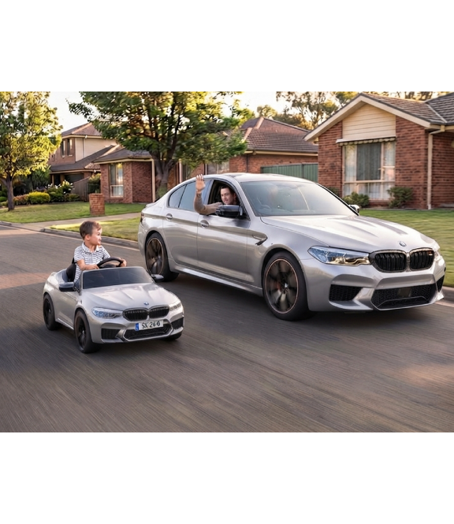 BMW M5, Leder zitje, Rubberen banden, Kinder Accu Auto!