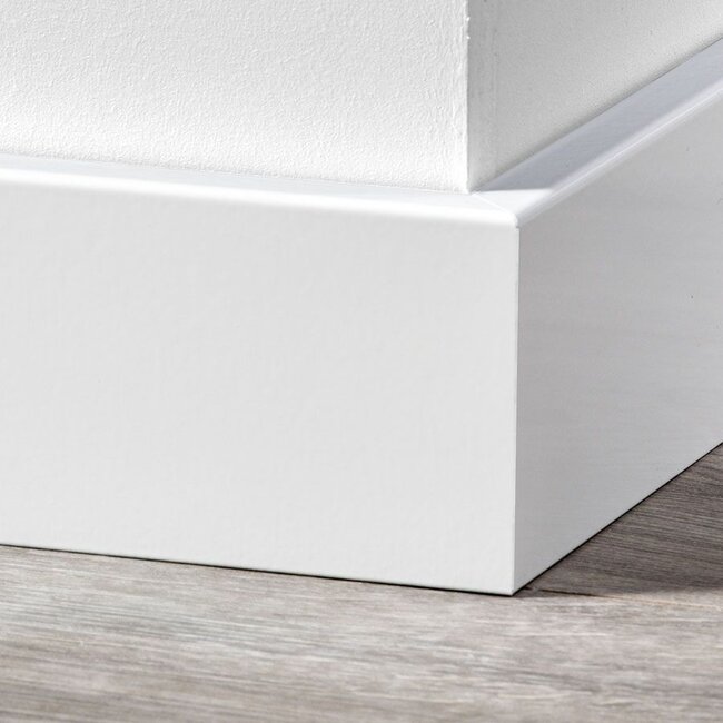 MDF Renovatieplint modern 120x18 voorgel. RAL 9010