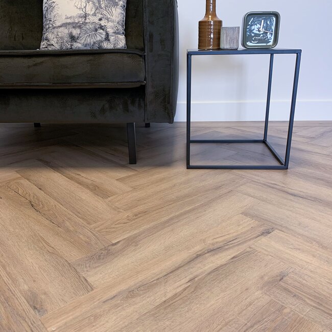 Gelasta City Visgraat 4700 (dryback) Smoked Oak Light