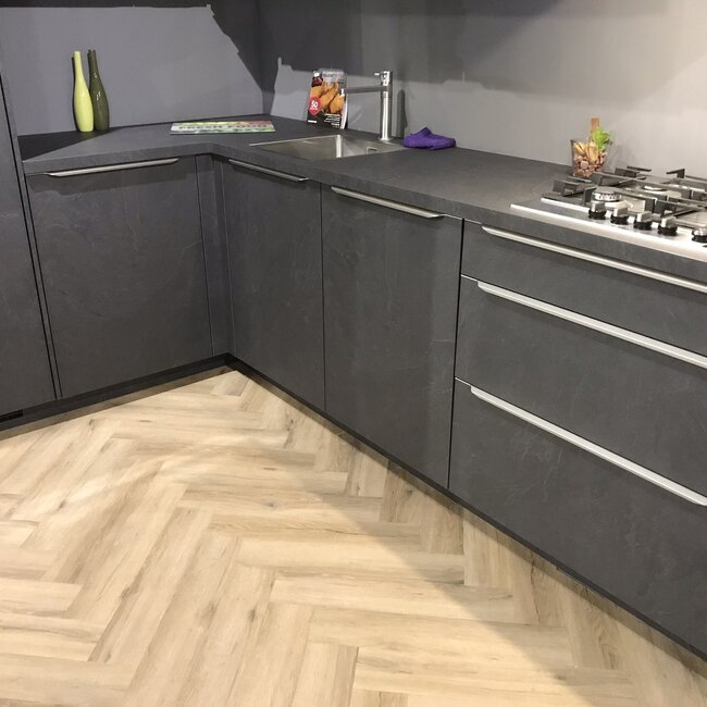 Gelasta City Visgraat 4700 (dryback) Smoked Oak Light