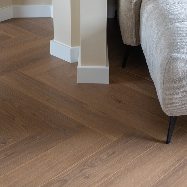 Floer Walvisgraat Laminaat – Bultrug Bruin